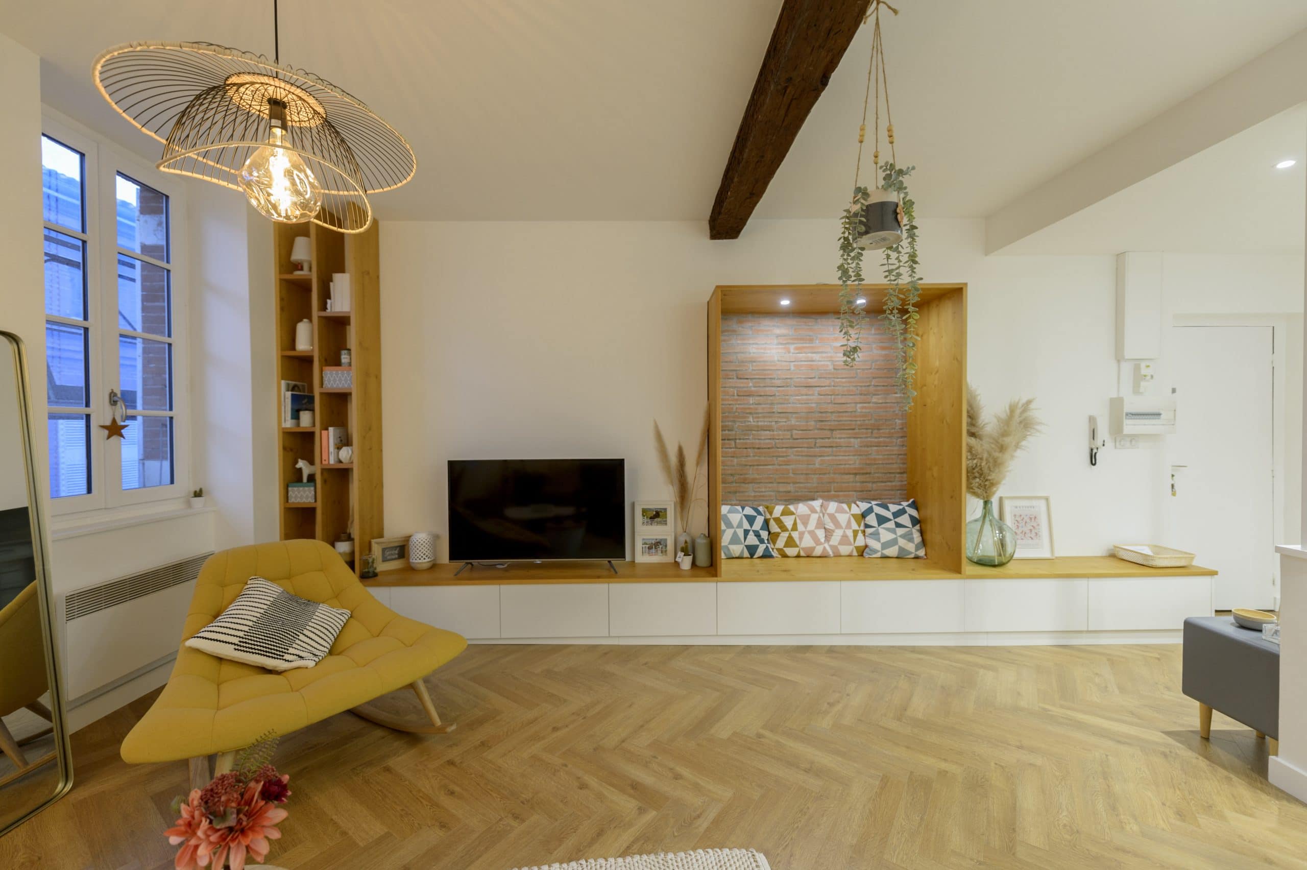 meuble télé sur mesure avec niche et banquette