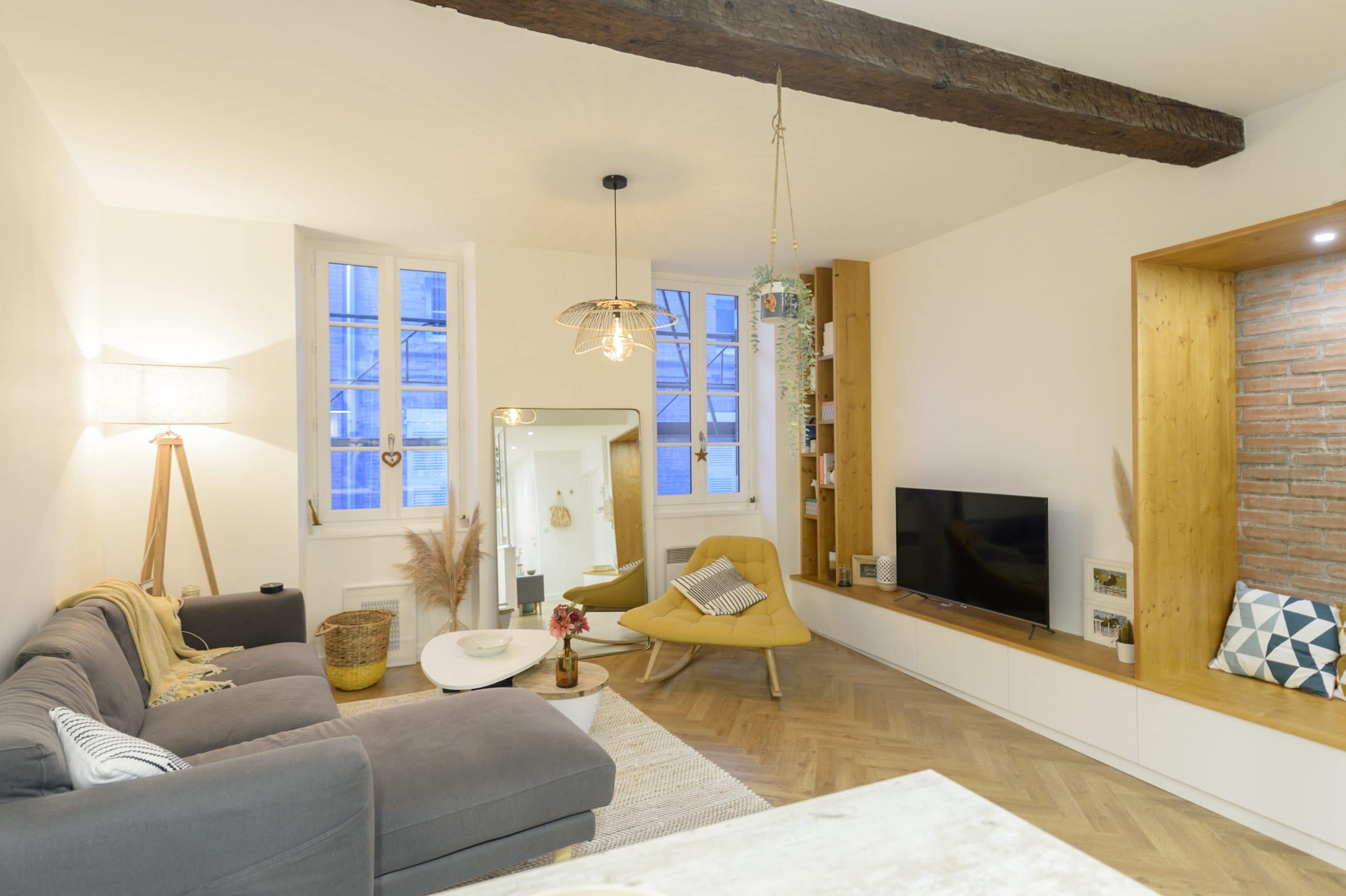 salon decoration cocooning avec poutre apparente