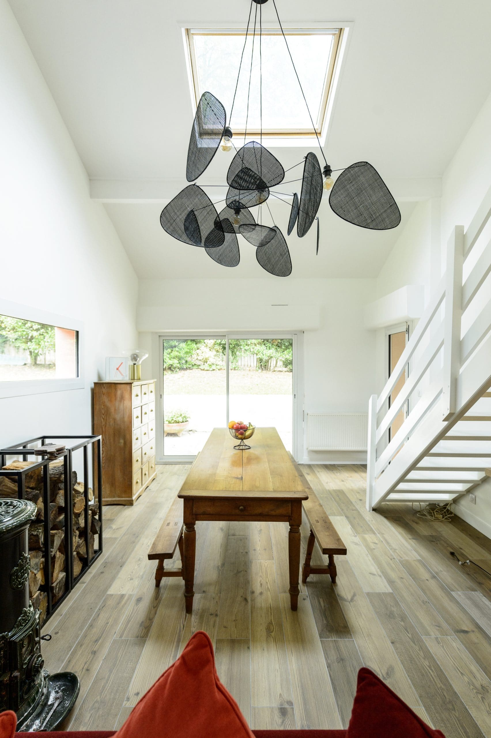 salle a manger suspension lumineuse en cannage noir