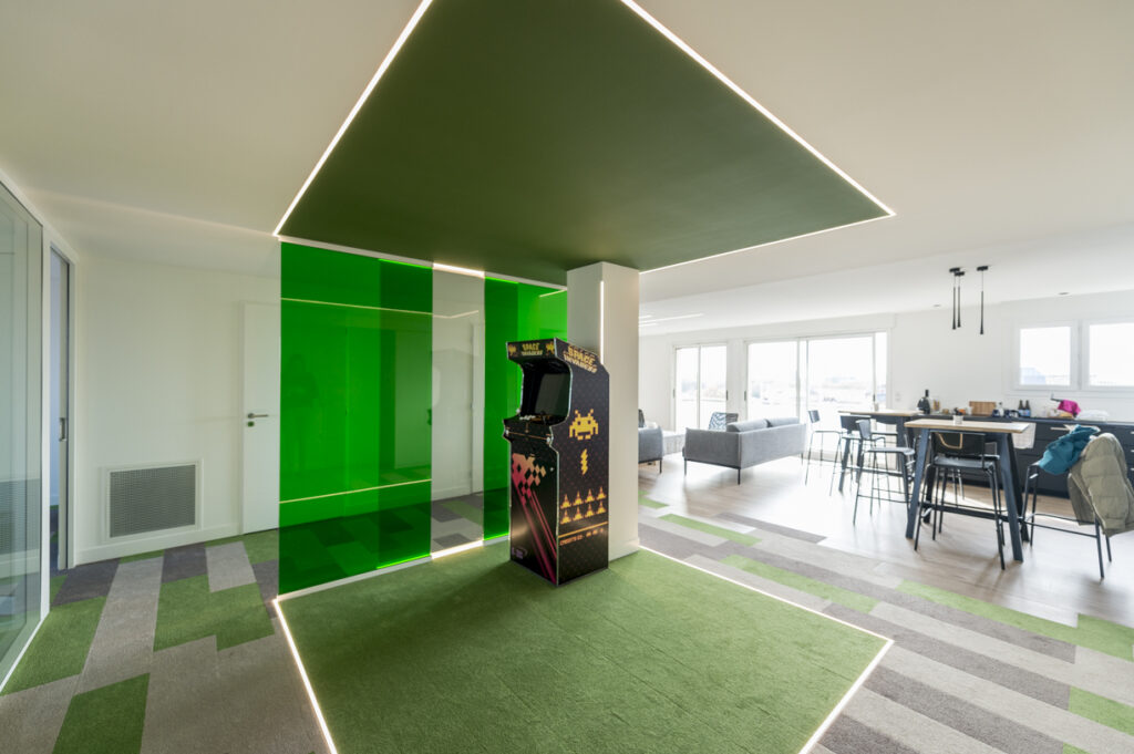 Moquette acoustique Bolero Sonic Confort posée dans un espace professionnel